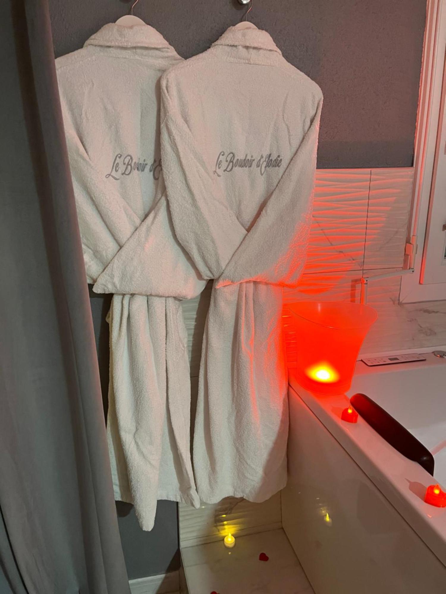 « Le Boudoir D'Elodie » Le Spa Romantique Сен-Леонар Экстерьер фото